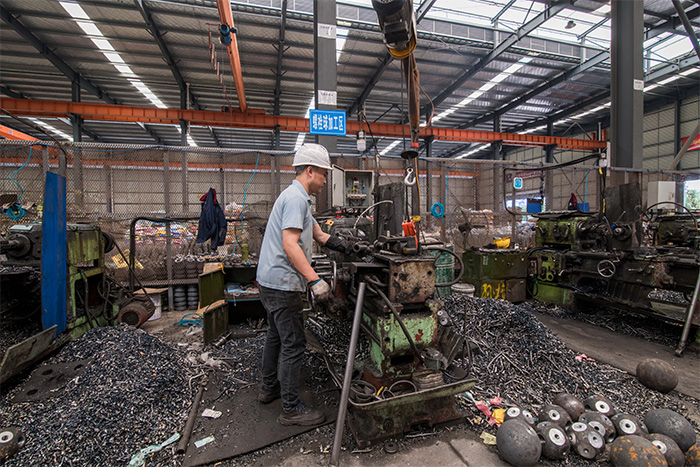 呼伦贝尔网架配件-螺栓球加工车间